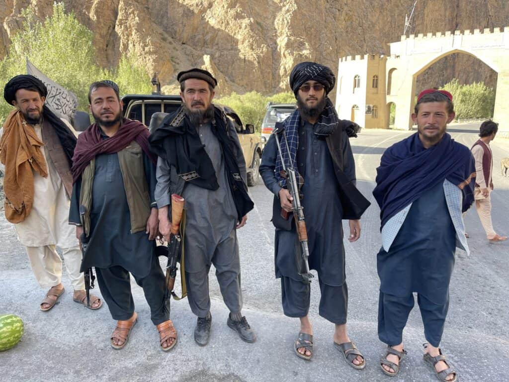 tajná návšteva šéfa tajnej polície Talibanu|||||