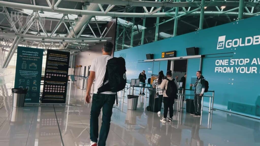 Ako si spríjemniť čakanie na let||||