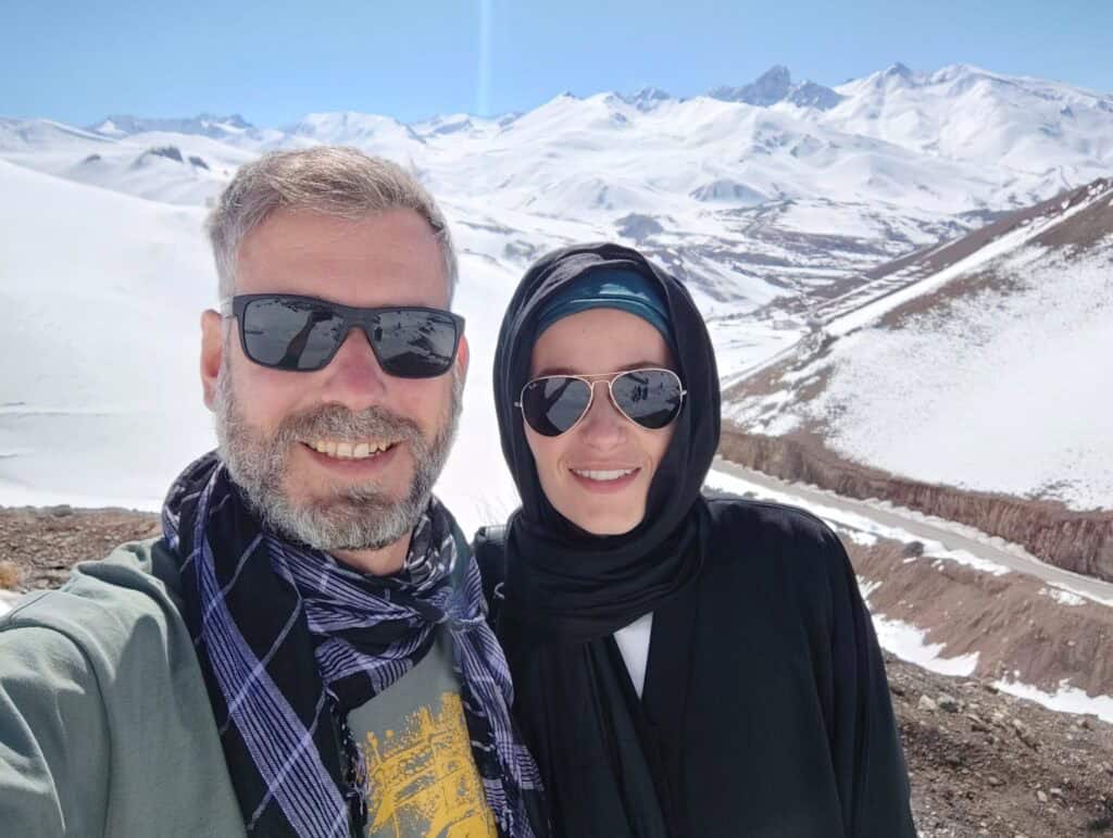 Každá žena musí byť zahalená alebo pohľad Slovensky na Afganistan|||||||