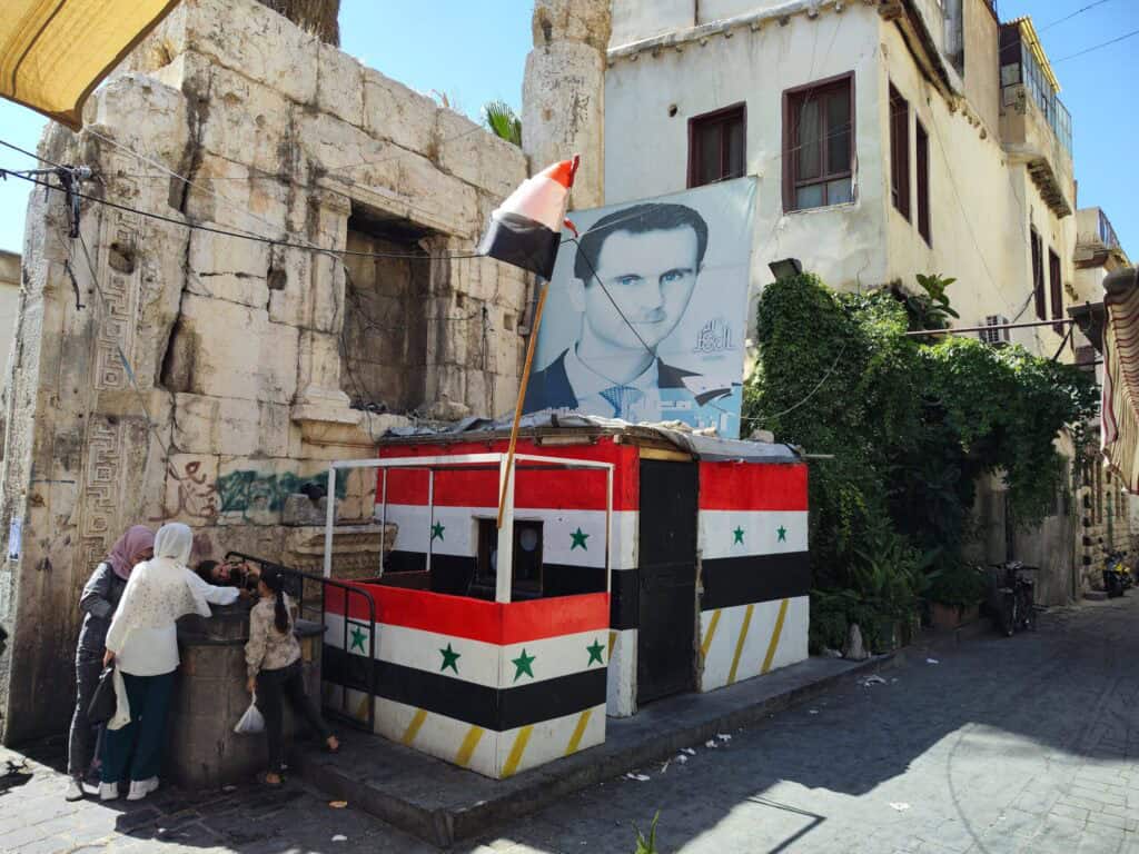 Blízky východ je sud s prašným prachom||||