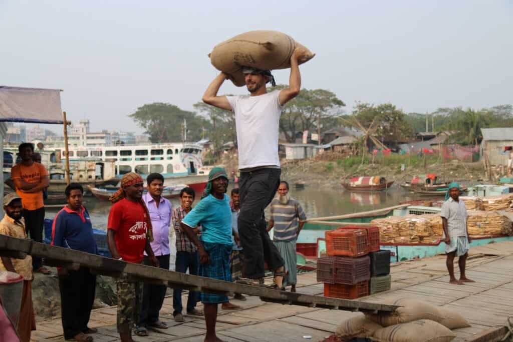 Plavba do najväčšej riečnej delty|||||||